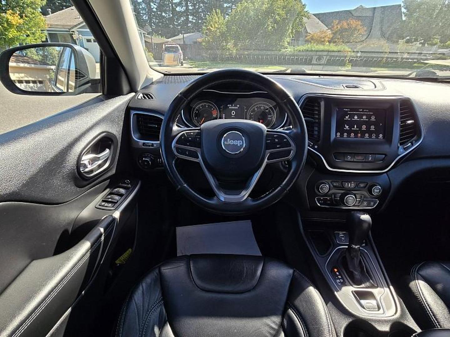 2021 GRAY Jeep Cherokee (1C4PJLLBXMD) with an 4-Cyl 2.4 Liter engine, Automatic 9-Spd transmission, located at 246 E Walker St., Orland, 95963, (530) 865-5800, 39.747589, -122.178398 - Photo#19