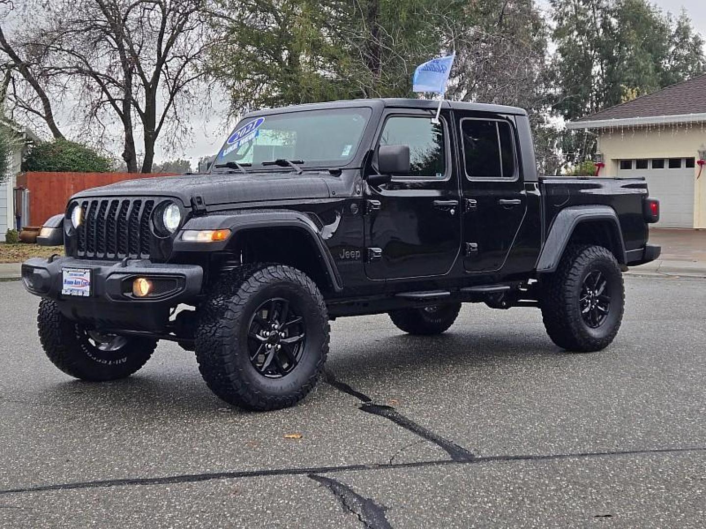 2021 BLACK Jeep Gladiator (1C6HJTAG1ML) with an V6 VVT 3.6 Liter engine, located at 246 E Walker St., Orland, 95963, (530) 865-5800, 39.747589, -122.178398 - Photo#2