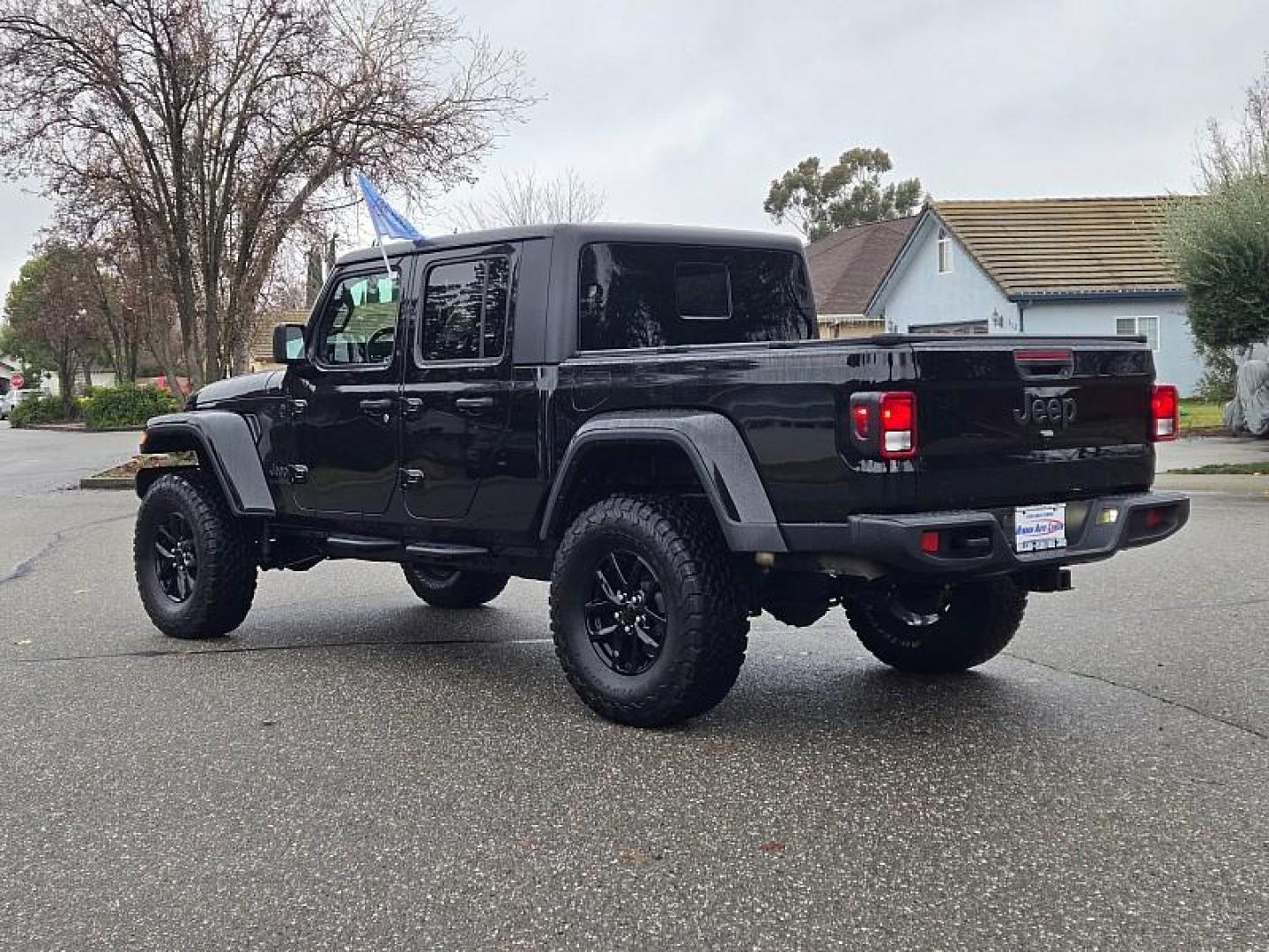 2021 BLACK Jeep Gladiator (1C6HJTAG1ML) with an V6 VVT 3.6 Liter engine, located at 246 E Walker St., Orland, 95963, (530) 865-5800, 39.747589, -122.178398 - Photo#4