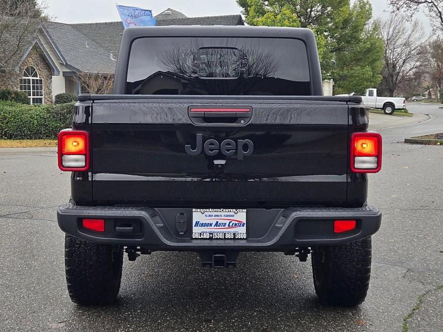 2021 BLACK Jeep Gladiator (1C6HJTAG1ML) with an V6 VVT 3.6 Liter engine, located at 246 E Walker St., Orland, 95963, (530) 865-5800, 39.747589, -122.178398 - Photo#5