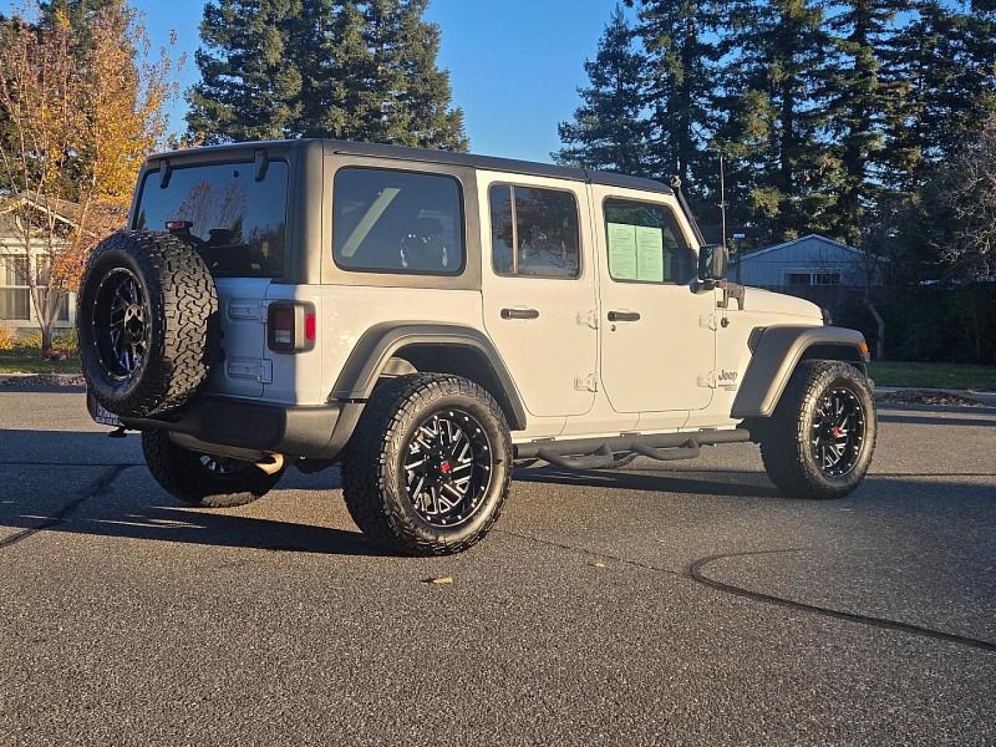 2021 WHITE Jeep Wrangler Unlimited (1C4HJXDN7MW) , located at 246 E Walker St., Orland, 95963, (530) 865-5800, 39.747589, -122.178398 - Photo#6