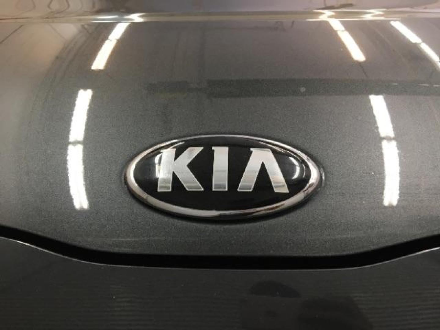 2021 GRAY Kia Soul (KNDJ23AU2M7) with an 4-Cyl 2.0 Liter engine, Automatic i-VT transmission, located at 412 Auto Vista Drive, Palmdale, 93551, (661) 945-0620, 34.592636, -118.136681 - Photo#9