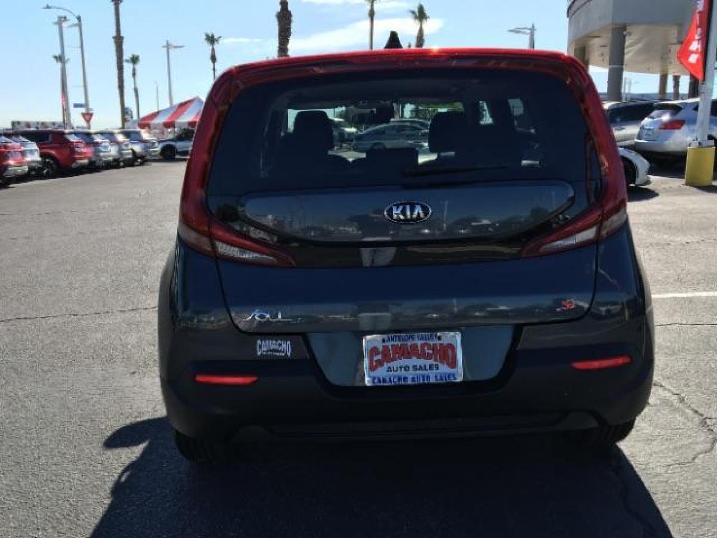 2021 GRAY Kia Soul (KNDJ23AU2M7) with an 4-Cyl 2.0 Liter engine, Automatic i-VT transmission, located at 412 Auto Vista Drive, Palmdale, 93551, (661) 945-0620, 34.592636, -118.136681 - Photo#6