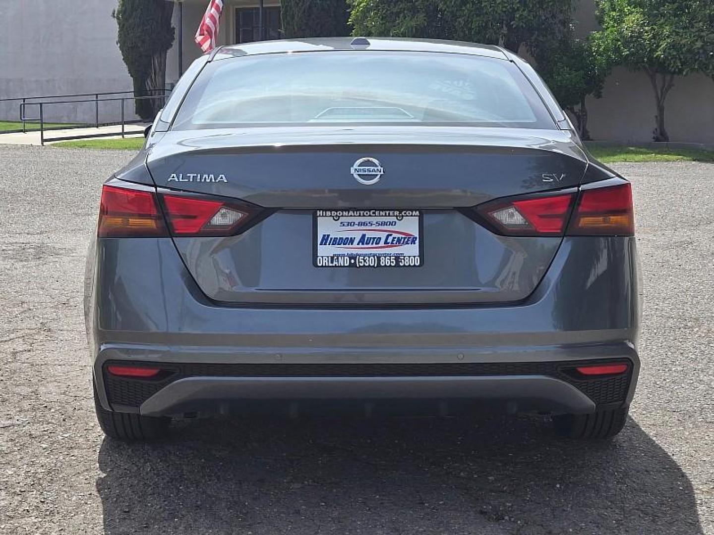 2021 GRAY Nissan Altima (1N4BL4DV9MN) with an 4-Cyl 2.5 Liter engine, Automatic Xtronic CVT transmission, located at 246 E Walker St., Orland, 95963, (530) 865-5800, 39.747589, -122.178398 - Photo#5