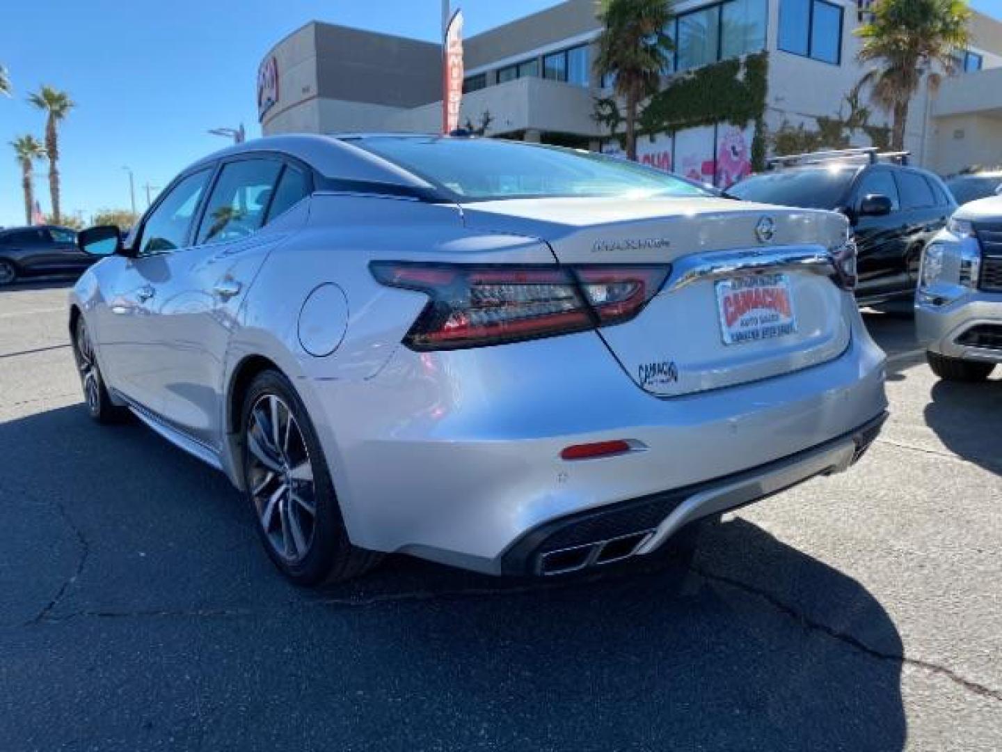 2021 GRAY Nissan Maxima (1N4AA6CV3MC) with an V6 3.5 Liter engine, Automatic Xtronic CVT transmission, located at 412 Auto Vista Drive, Palmdale, 93551, (661) 945-0620, 34.592636, -118.136681 - Photo#4