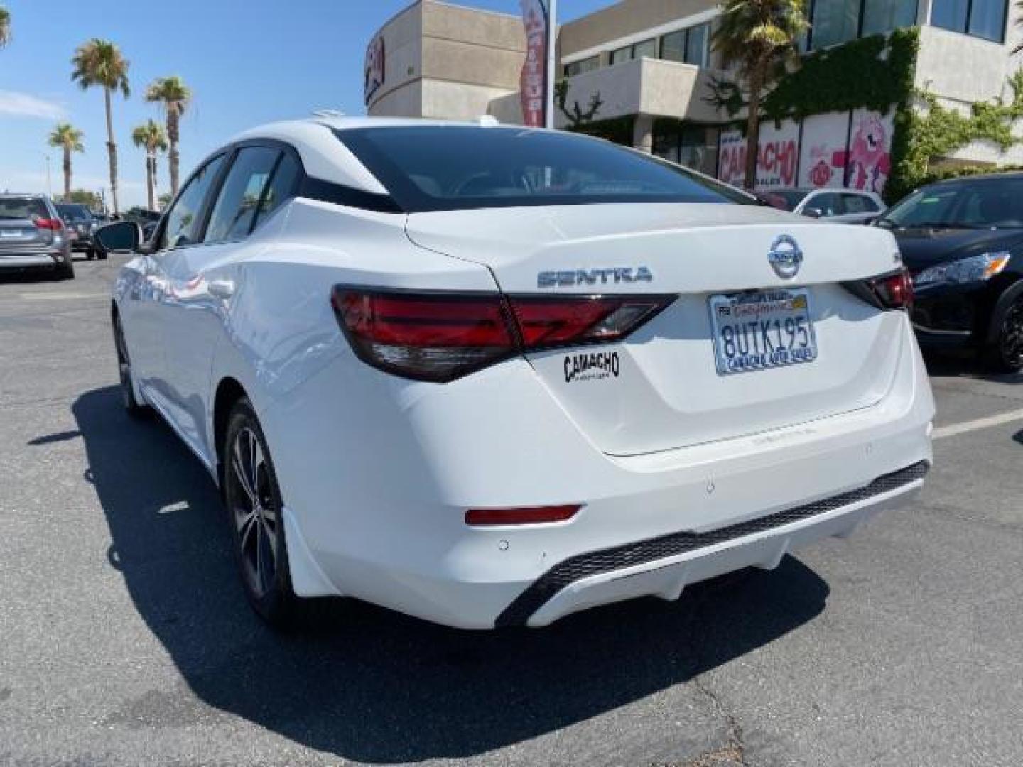 2021 WHITE Nissan Sentra (3N1AB8CV9MY) with an 4-Cyl 2.0 Liter engine, Automatic CVT w/Xtronic transmission, located at 412 Auto Vista Drive, Palmdale, 93551, (661) 945-0620, 34.592636, -118.136681 - Photo#5