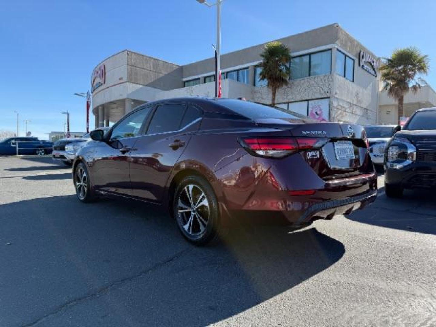 2021 BURGUNDY Nissan Sentra (3N1AB8CV2MY) with an 4-Cyl 2.0 Liter engine, Automatic CVT w/Xtronic transmission, located at 412 Auto Vista Drive, Palmdale, 93551, (661) 945-0620, 34.592636, -118.136681 - Photo#5