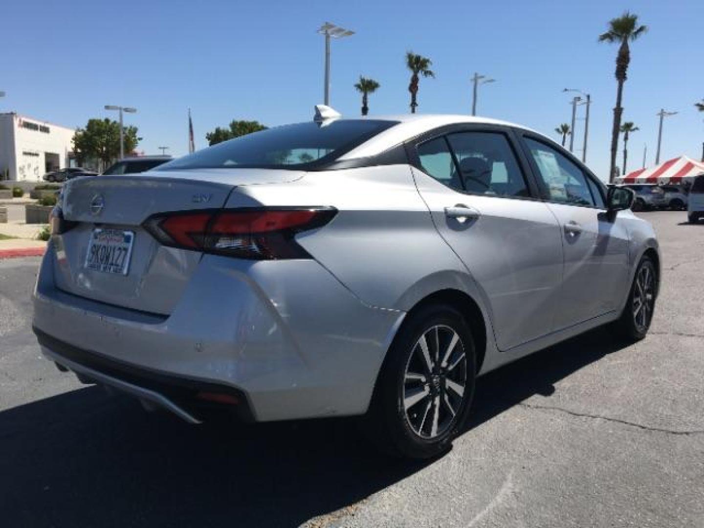 2021 SILVER Nissan Versa (3N1CN8EV3ML) with an 4-Cyl 1.6 Liter engine, Automatic CVT w/Xtronic transmission, located at 412 Auto Vista Drive, Palmdale, 93551, (661) 945-0620, 34.592636, -118.136681 - Photo#7