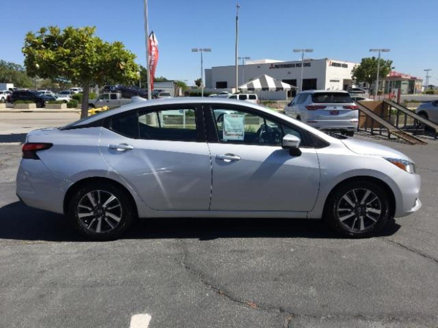 2021 SILVER Nissan Versa (3N1CN8EV3ML) with an 4-Cyl 1.6 Liter engine, Automatic CVT w/Xtronic transmission, located at 412 Auto Vista Drive, Palmdale, 93551, (661) 945-0620, 34.592636, -118.136681 - Photo#8