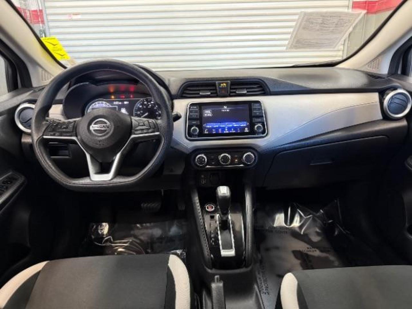 2021 SILVER Nissan Versa (3N1CN8EV3ML) with an 4-Cyl 1.6 Liter engine, Automatic CVT w/Xtronic transmission, located at 412 Auto Vista Drive, Palmdale, 93551, (661) 945-0620, 34.592636, -118.136681 - Photo#17