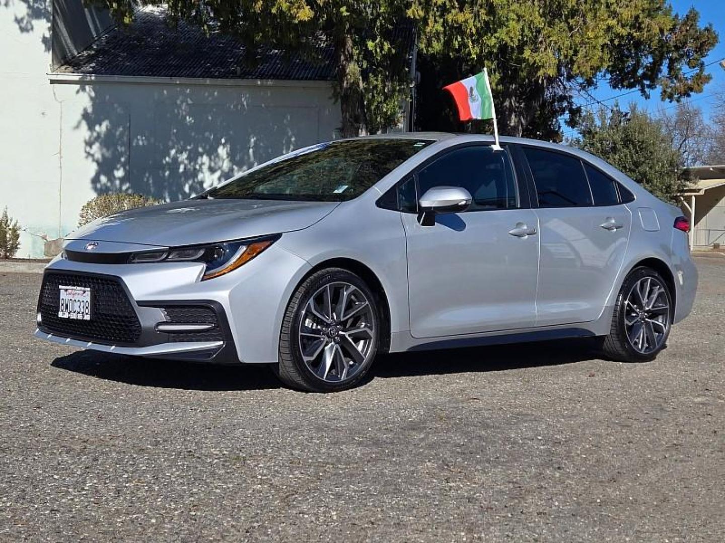 2021 SILVER Toyota Corolla (5YFS4MCE5MP) with an 4-Cyl 2.0 Liter engine, Automatic CVT w/Dynamic Shift transmission, located at 246 E Walker St., Orland, 95963, (530) 865-5800, 39.747589, -122.178398 - Photo#2