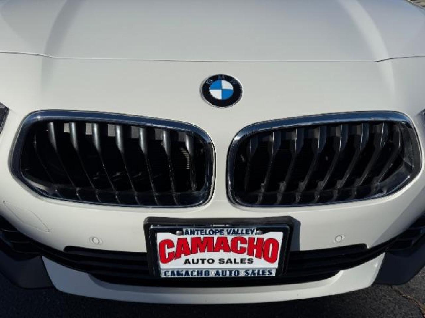 2022 WHITE BMW X2 (WBXYJ1C06N5) with an 4-Cyl Turbo 2.0 Liter engine, Automatic transmission, located at 412 Auto Vista Drive, Palmdale, 93551, (661) 945-0620, 34.592636, -118.136681 - Photo#8