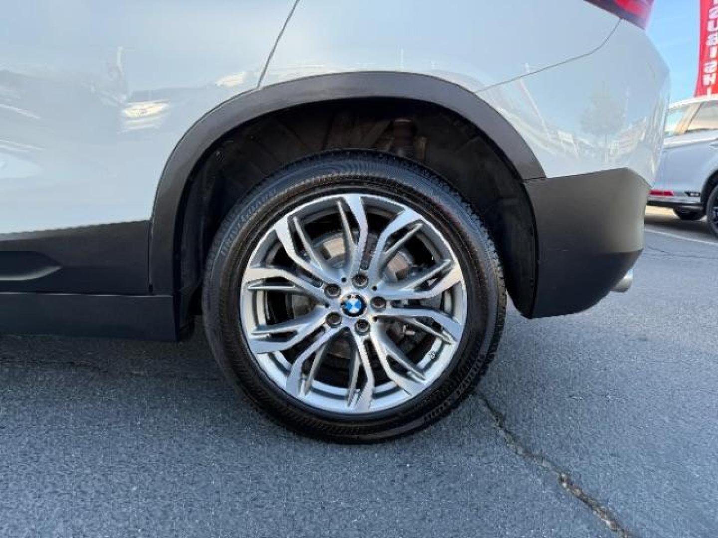 2022 WHITE BMW X2 (WBXYJ1C06N5) with an 4-Cyl Turbo 2.0 Liter engine, Automatic transmission, located at 412 Auto Vista Drive, Palmdale, 93551, (661) 945-0620, 34.592636, -118.136681 - Photo#11