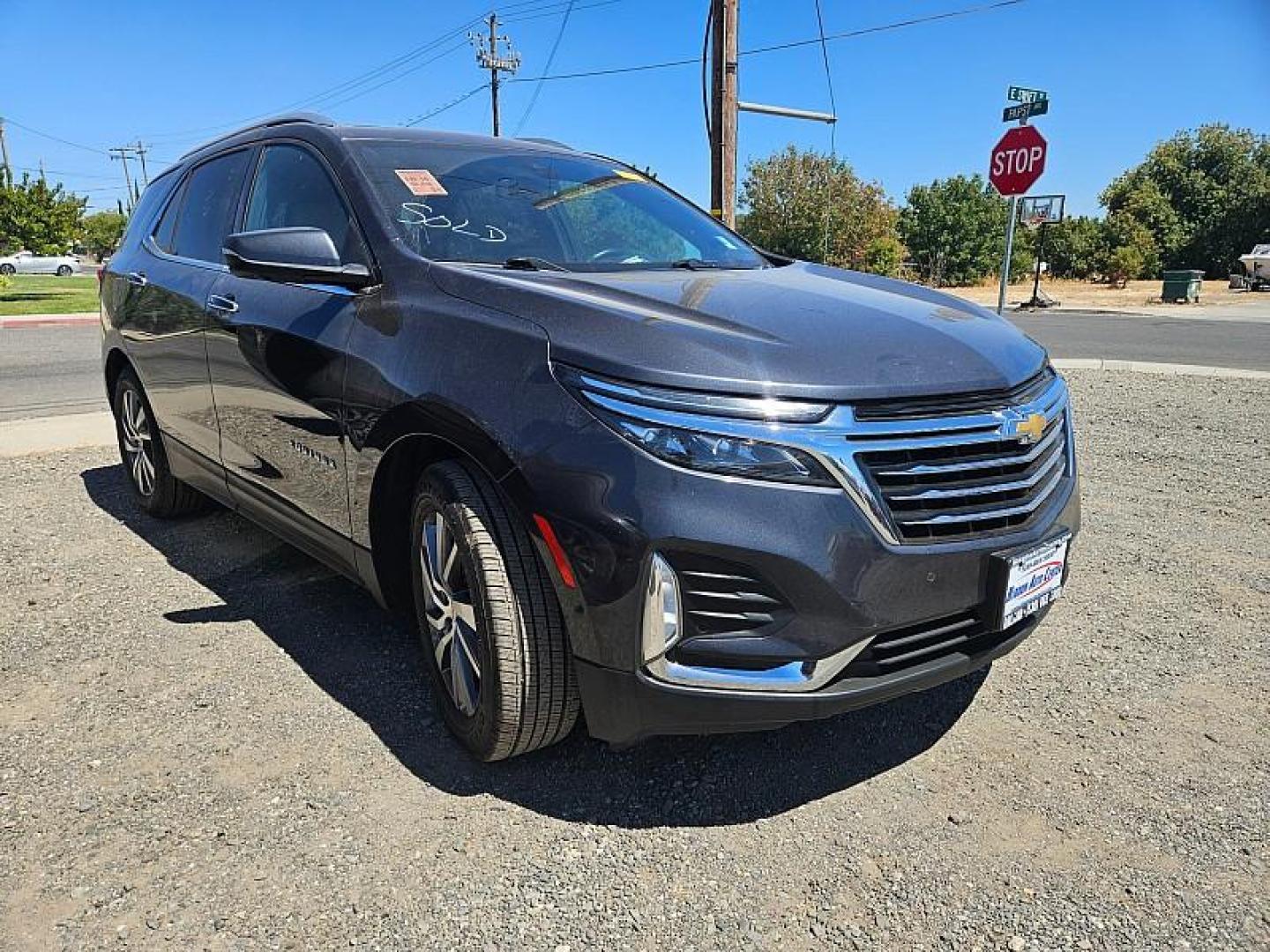 2022 GRAY Chevrolet Equinox (2GNAXNEV9N6) with an 4-Cyl Turbo 1.5 Liter engine, Automatic 6-Spd w/Overdrive transmission, located at 246 E Walker St., Orland, 95963, (530) 865-5800, 39.747589, -122.178398 - Photo#1