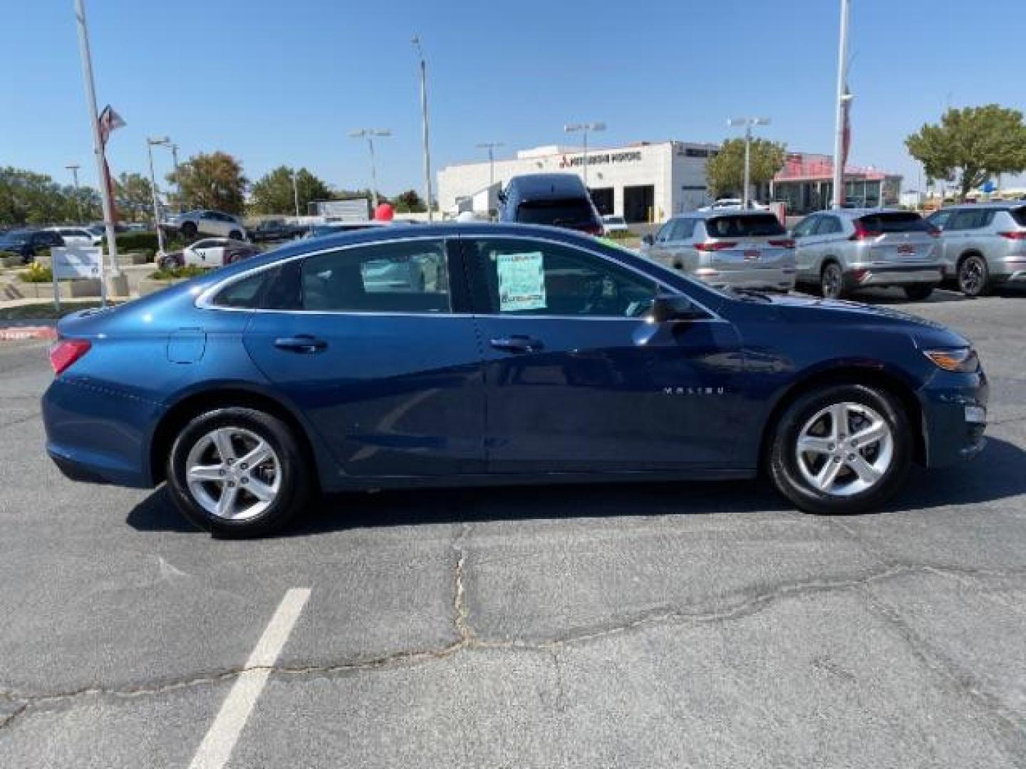 2022 BLUE Chevrolet Malibu (1G1ZD5ST5NF) with an 4-Cyl Turbo 1.5 Liter engine, Automatic CVT transmission, located at 412 Auto Vista Drive, Palmdale, 93551, (661) 945-0620, 34.592636, -118.136681 - Photo#5