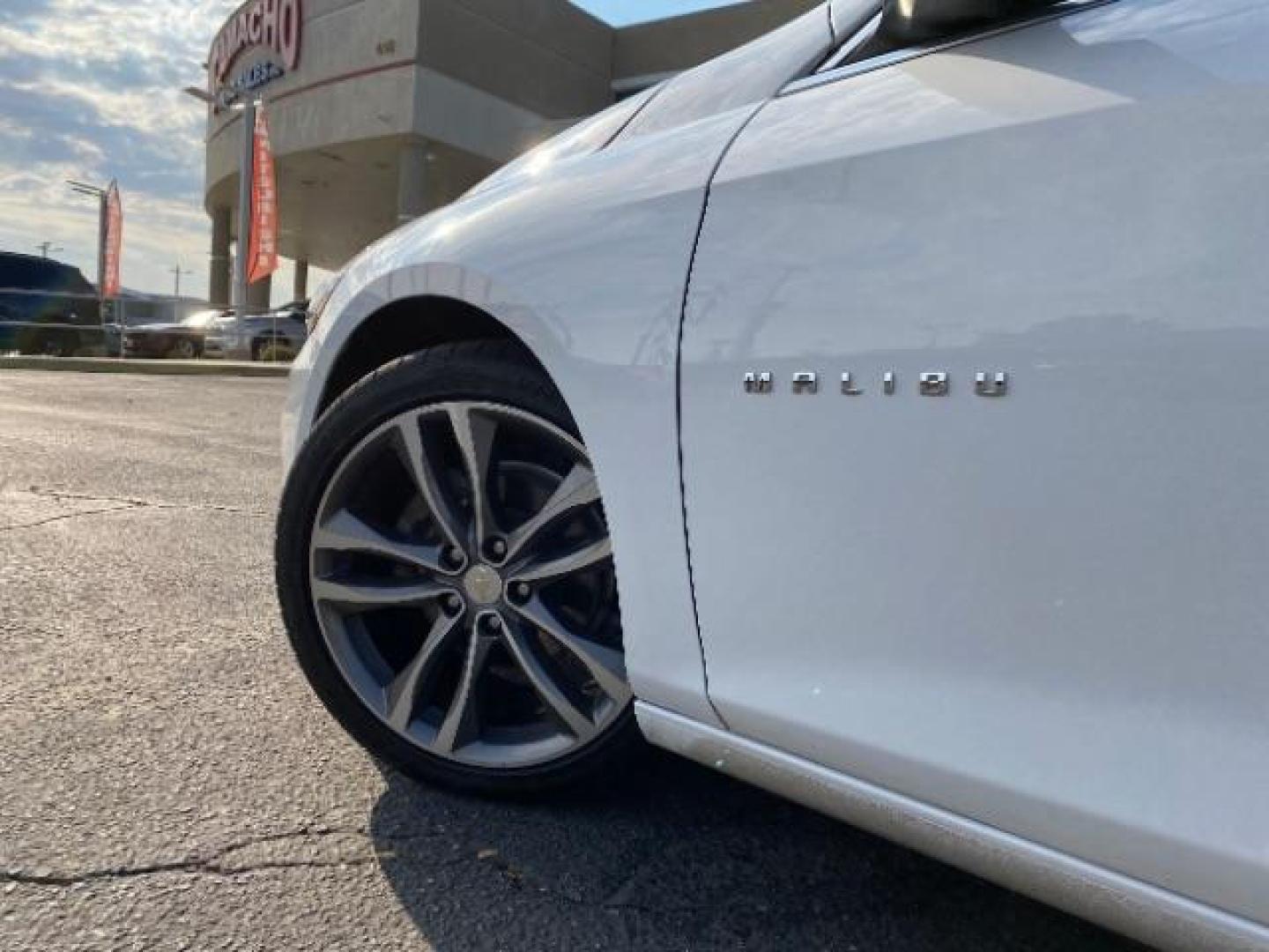 2022 WHITE Chevrolet Malibu (1G1ZD5ST6NF) with an 4-Cyl Turbo 1.5 Liter engine, Automatic CVT transmission, located at 412 Auto Vista Drive, Palmdale, 93551, (661) 945-0620, 34.592636, -118.136681 - Photo#11