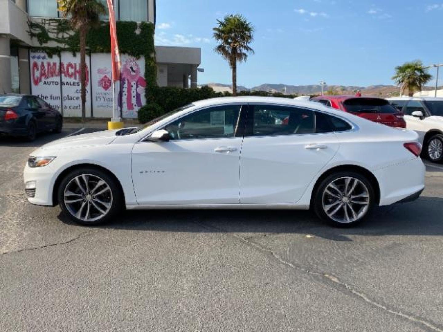 2022 WHITE Chevrolet Malibu (1G1ZD5ST6NF) with an 4-Cyl Turbo 1.5 Liter engine, Automatic CVT transmission, located at 412 Auto Vista Drive, Palmdale, 93551, (661) 945-0620, 34.592636, -118.136681 - Photo#4