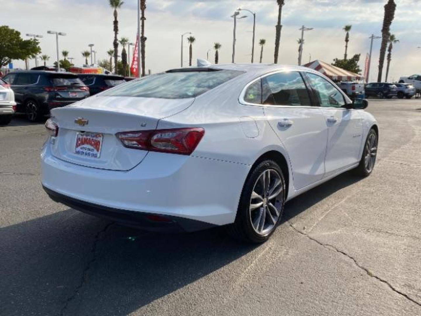 2022 WHITE Chevrolet Malibu (1G1ZD5ST6NF) with an 4-Cyl Turbo 1.5 Liter engine, Automatic CVT transmission, located at 412 Auto Vista Drive, Palmdale, 93551, (661) 945-0620, 34.592636, -118.136681 - Photo#7