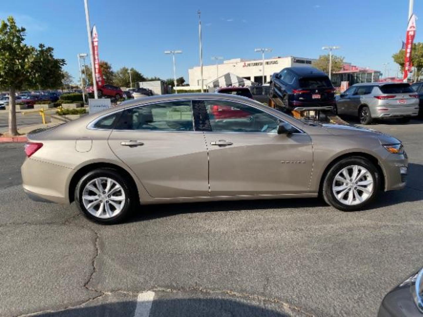 2022 GRAY Chevrolet Malibu (1G1ZD5ST9NF) with an 4-Cyl Turbo 1.5 Liter engine, Automatic CVT transmission, located at 412 Auto Vista Drive, Palmdale, 93551, (661) 945-0620, 34.592636, -118.136681 - Photo#10