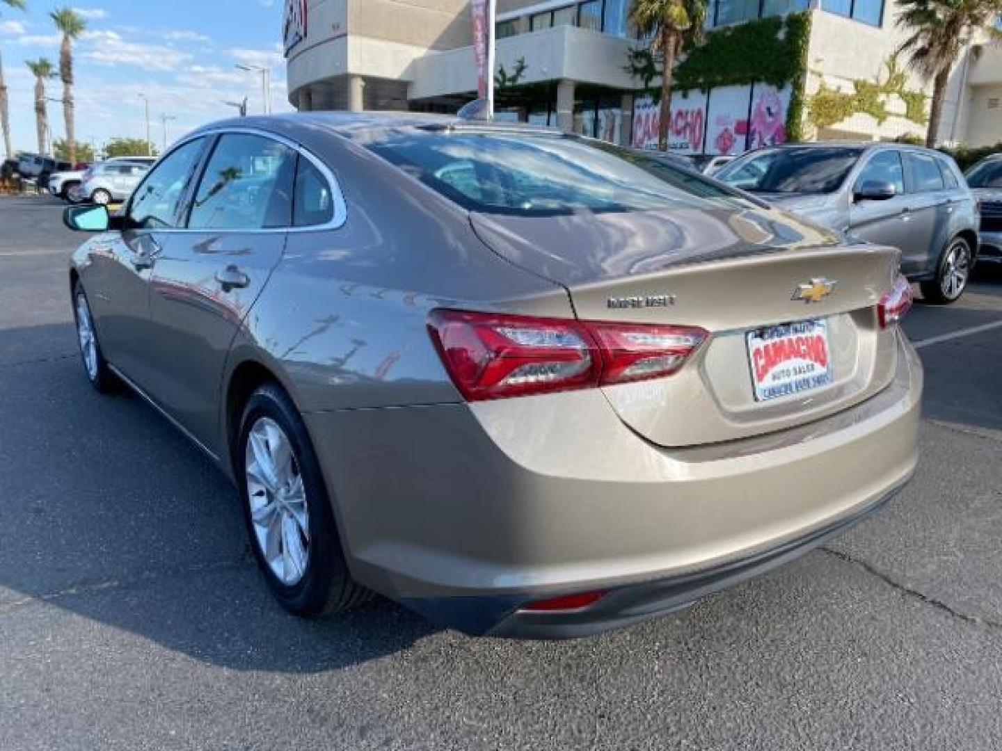 2022 GRAY Chevrolet Malibu (1G1ZD5ST9NF) with an 4-Cyl Turbo 1.5 Liter engine, Automatic CVT transmission, located at 412 Auto Vista Drive, Palmdale, 93551, (661) 945-0620, 34.592636, -118.136681 - Photo#5