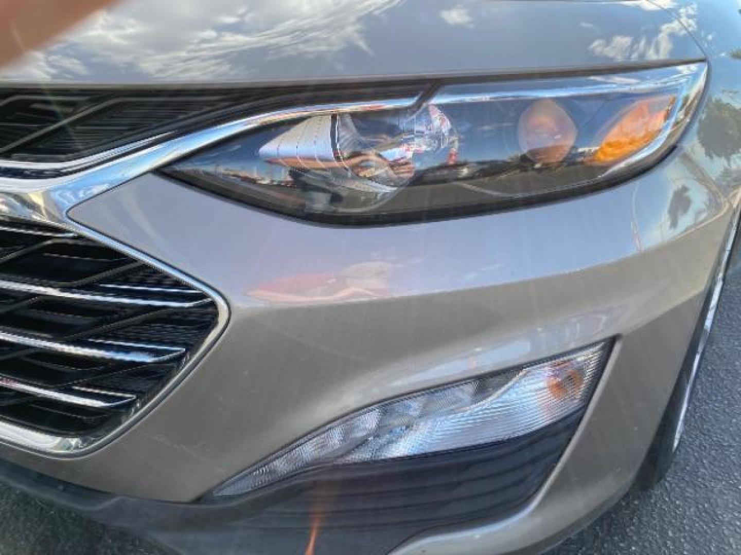 2022 GRAY Chevrolet Malibu (1G1ZD5ST9NF) with an 4-Cyl Turbo 1.5 Liter engine, Automatic CVT transmission, located at 412 Auto Vista Drive, Palmdale, 93551, (661) 945-0620, 34.592636, -118.136681 - Photo#8