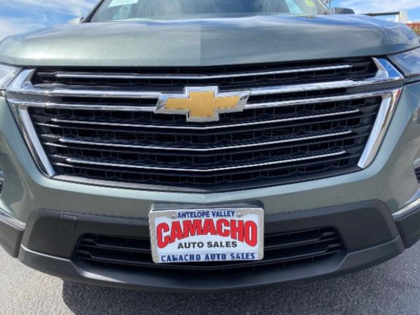 2022 GREEN Chevrolet Traverse (1GNEVHKW5NJ) with an V6 3.6 Liter engine, Automatic 9-Spd transmission, located at 412 Auto Vista Drive, Palmdale, 93551, (661) 945-0620, 34.592636, -118.136681 - Photo#8