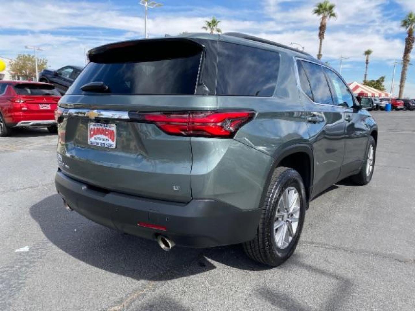 2022 GREEN Chevrolet Traverse (1GNEVHKW5NJ) with an V6 3.6 Liter engine, Automatic 9-Spd transmission, located at 412 Auto Vista Drive, Palmdale, 93551, (661) 945-0620, 34.592636, -118.136681 - Photo#6