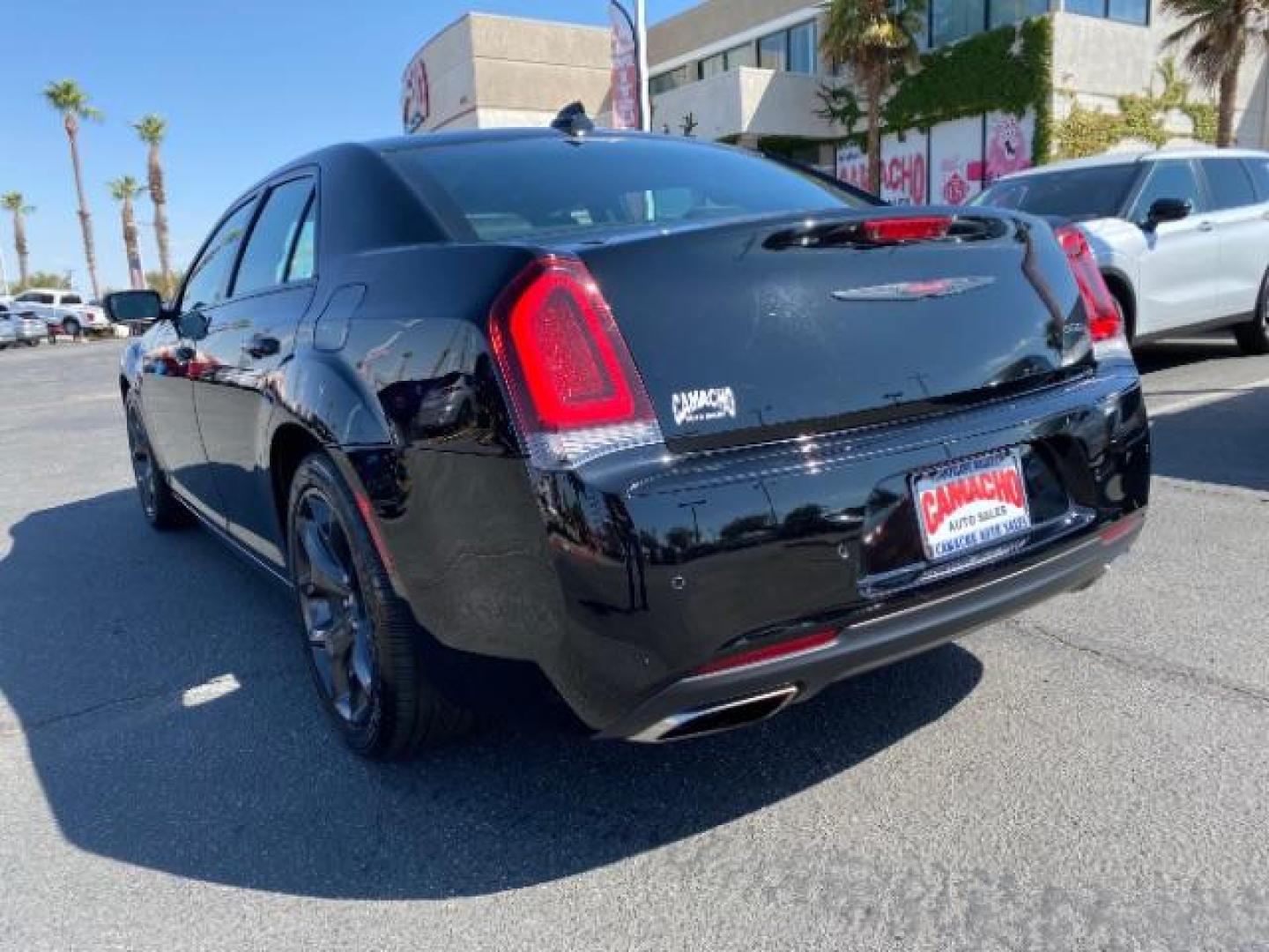 2022 BLACK Chrysler 300 (2C3CCABG1NH) with an V6 3.6 Liter engine, Automatic 8-Spd transmission, located at 412 Auto Vista Drive, Palmdale, 93551, (661) 945-0620, 34.592636, -118.136681 - Photo#4