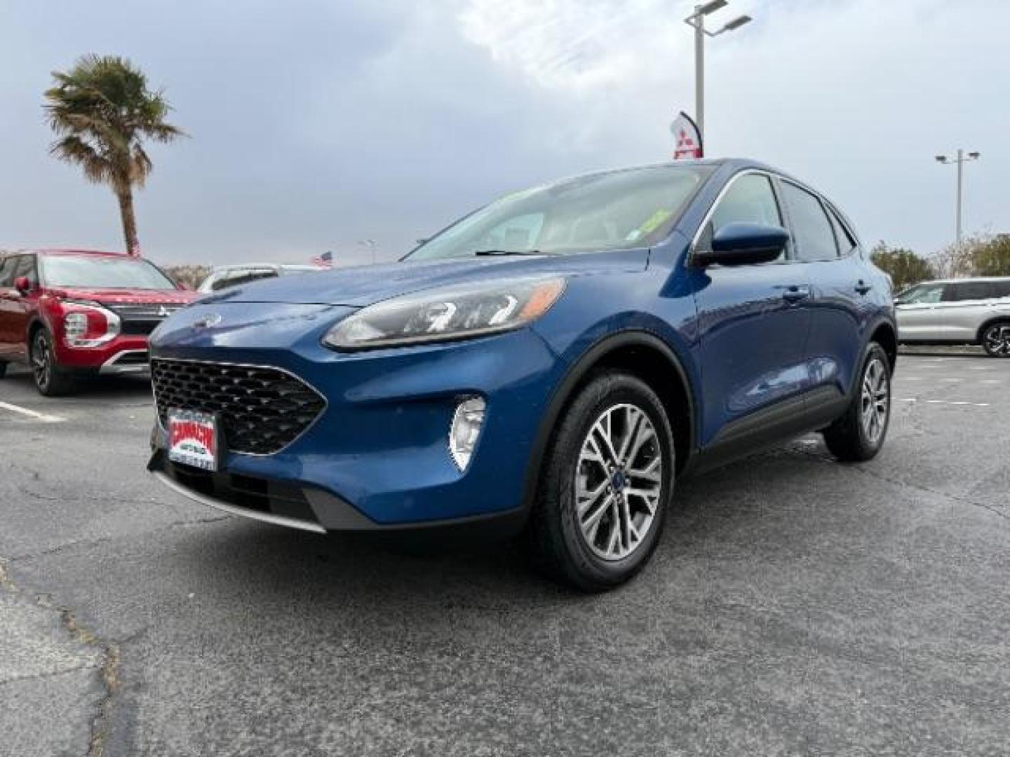 2022 BLUE Ford Escape (1FMCU9H60NU) , Automatic 8-Spd transmission, located at 412 Auto Vista Drive, Palmdale, 93551, (661) 945-0620, 34.592636, -118.136681 - Photo#2