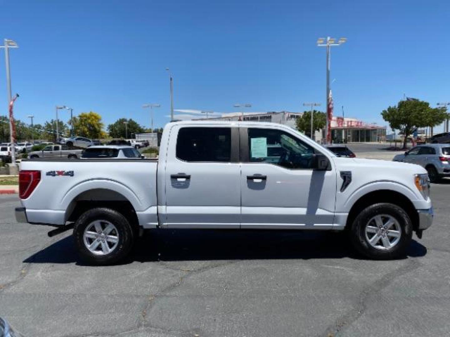 2022 WHITE Ford F-150 4WD (1FTFW1E56NK) with an V8 Flex Fuel 5.0 Liter engine, Automatic 10-Spd transmission, located at 412 Auto Vista Drive, Palmdale, 93551, (661) 945-0620, 34.592636, -118.136681 - Photo#7