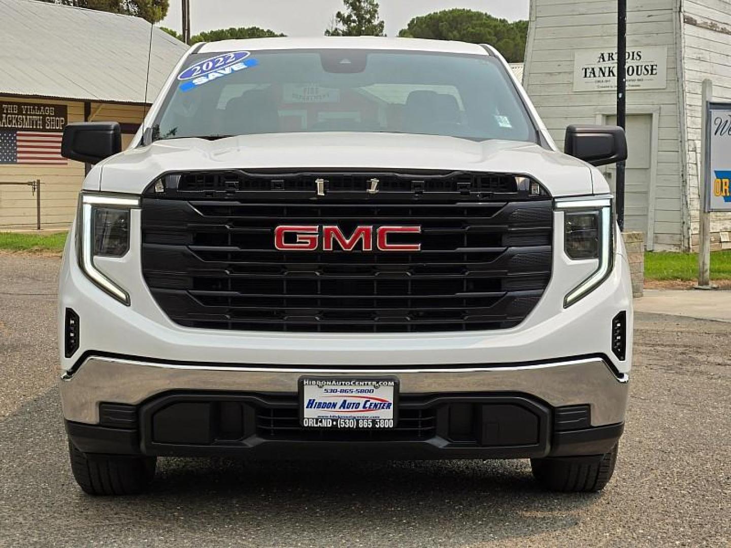 2022 WHITE GMC Sierra 1500 2WD (1GTRHAEK8NZ) , Automatic 8-Spd transmission, located at 246 E Walker St., Orland, 95963, (530) 865-5800, 39.747589, -122.178398 - Photo#3