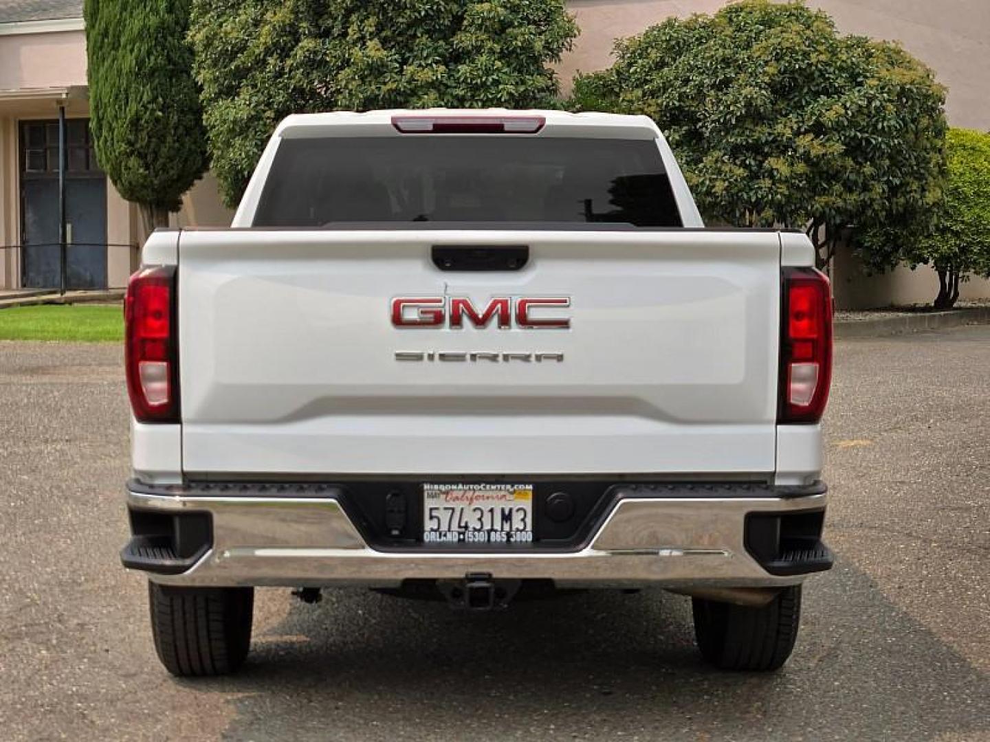 2022 WHITE GMC Sierra 1500 2WD (1GTRHAEK8NZ) , Automatic 8-Spd transmission, located at 246 E Walker St., Orland, 95963, (530) 865-5800, 39.747589, -122.178398 - Photo#7