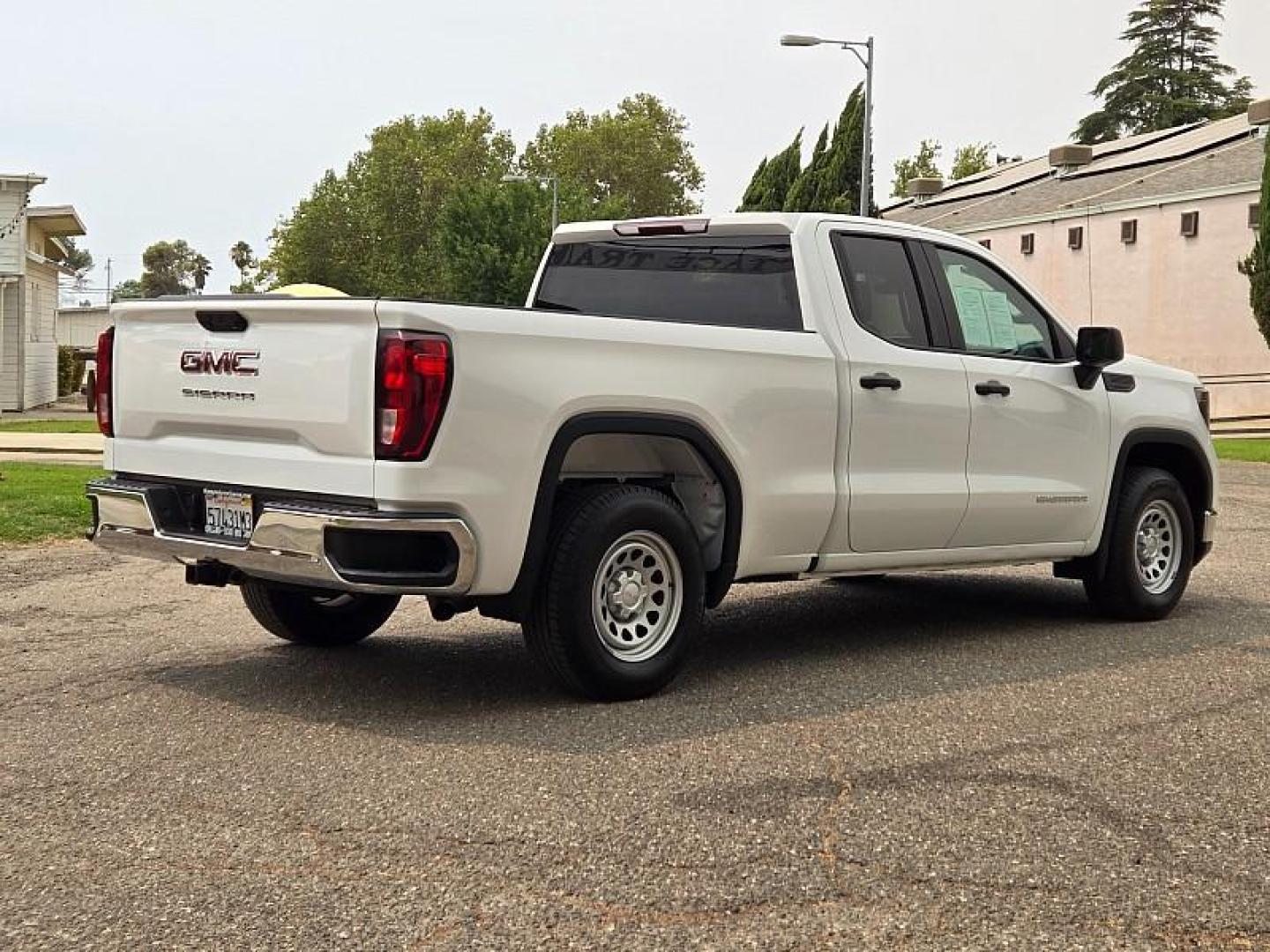 2022 WHITE GMC Sierra 1500 2WD (1GTRHAEK8NZ) , Automatic 8-Spd transmission, located at 246 E Walker St., Orland, 95963, (530) 865-5800, 39.747589, -122.178398 - Photo#8