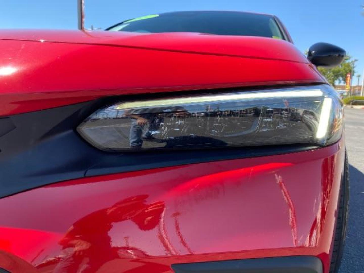 2022 RED Honda Civic Hatchback (19XFL2G86NE) with an 4-Cyl i-VTEC 2.0 Liter engine, Manual 6-Spd transmission, located at 412 Auto Vista Drive, Palmdale, 93551, (661) 945-0620, 34.592636, -118.136681 - Photo#9