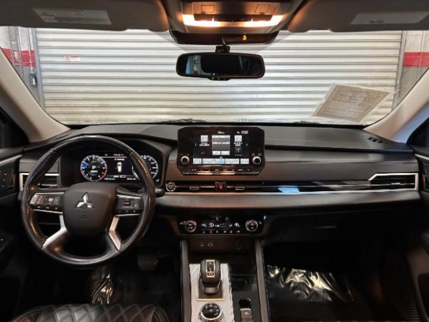 2022 Mitsubishi Outlander (JA4J3VA80NZ) with an 4-Cyl 2.5 Liter engine, Automatic CVT transmission, located at 412 Auto Vista Drive, Palmdale, 93551, (661) 945-0620, 34.592636, -118.136681 - Photo#18