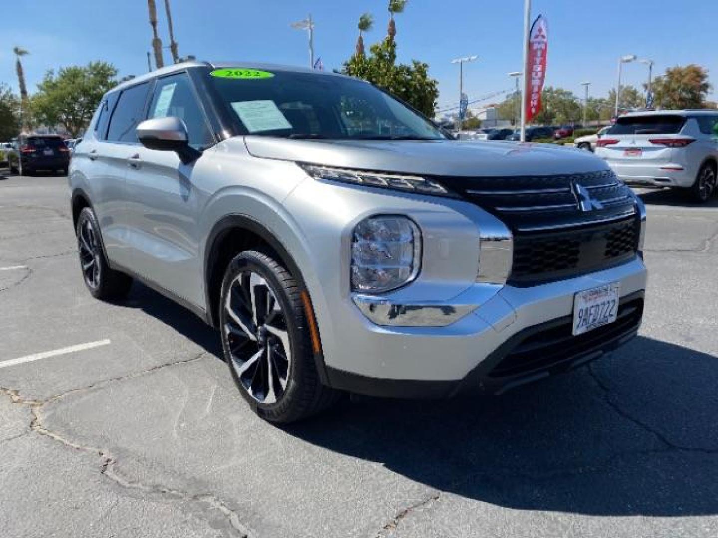 2022 SILVER Mitsubishi Outlander (JA4J4TA83NZ) with an 4-Cyl 2.5 Liter engine, Automatic CVT transmission, located at 412 Auto Vista Drive, Palmdale, 93551, (661) 945-0620, 34.592636, -118.136681 - Photo#0