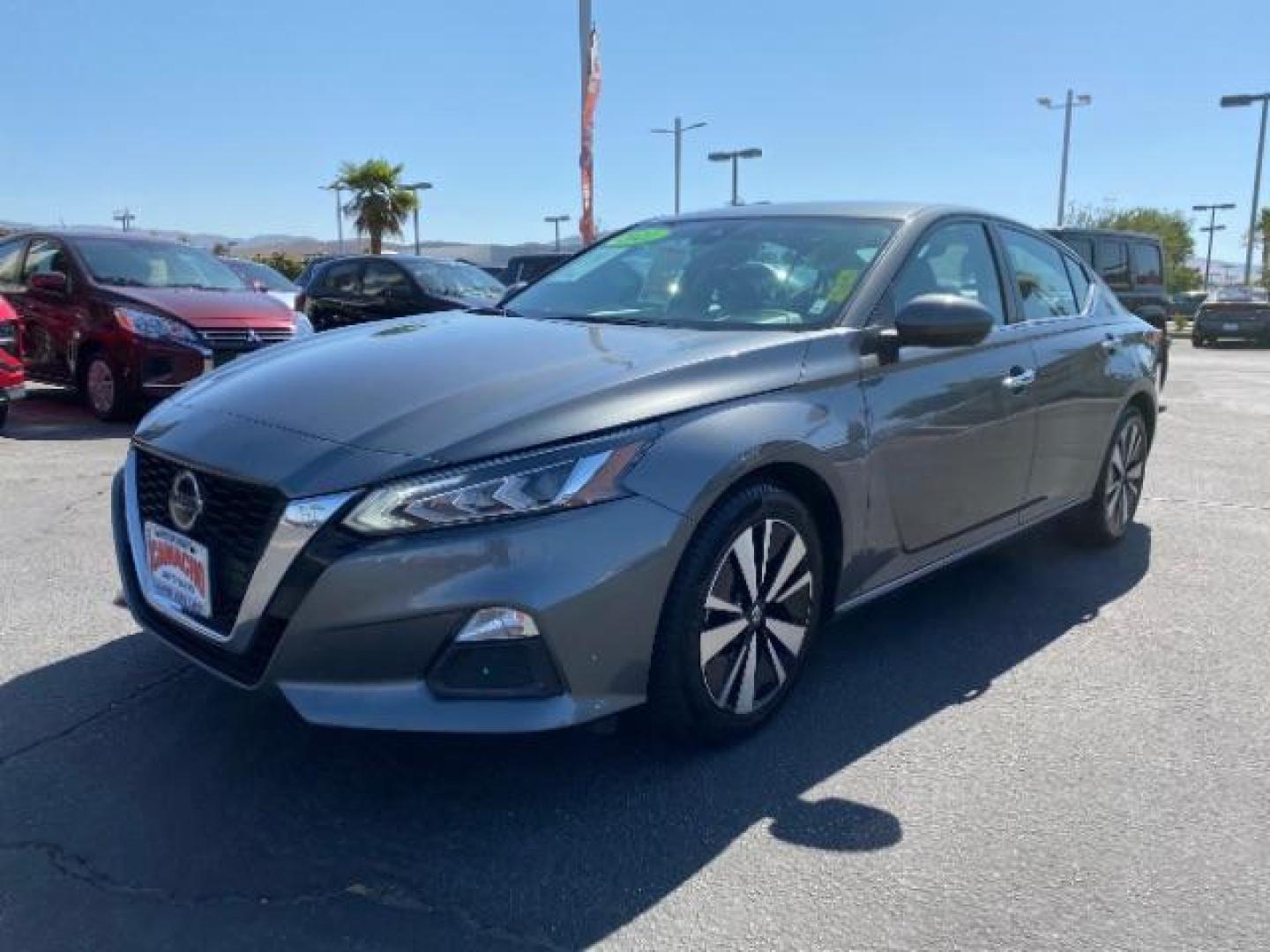 2022 GRAY Nissan Altima (1N4BL4DV3NN) with an 4-Cyl 2.5 Liter engine, Automatic Xtronic CVT transmission, located at 412 Auto Vista Drive, Palmdale, 93551, (661) 945-0620, 34.592636, -118.136681 - Photo#3