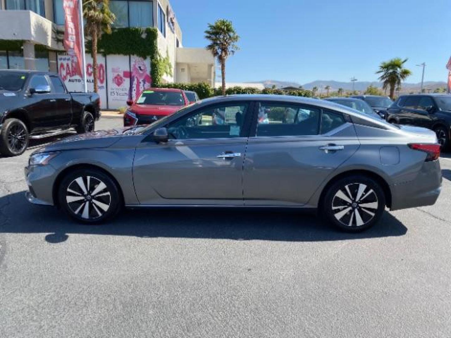 2022 GRAY Nissan Altima (1N4BL4DV3NN) with an 4-Cyl 2.5 Liter engine, Automatic Xtronic CVT transmission, located at 412 Auto Vista Drive, Palmdale, 93551, (661) 945-0620, 34.592636, -118.136681 - Photo#4