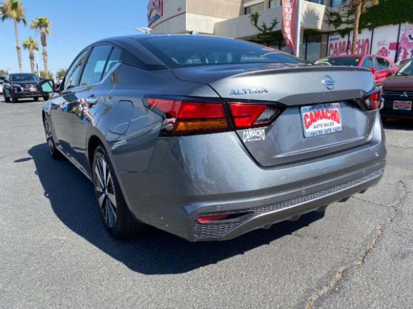 2022 GRAY Nissan Altima (1N4BL4DV3NN) with an 4-Cyl 2.5 Liter engine, Automatic Xtronic CVT transmission, located at 412 Auto Vista Drive, Palmdale, 93551, (661) 945-0620, 34.592636, -118.136681 - Photo#5