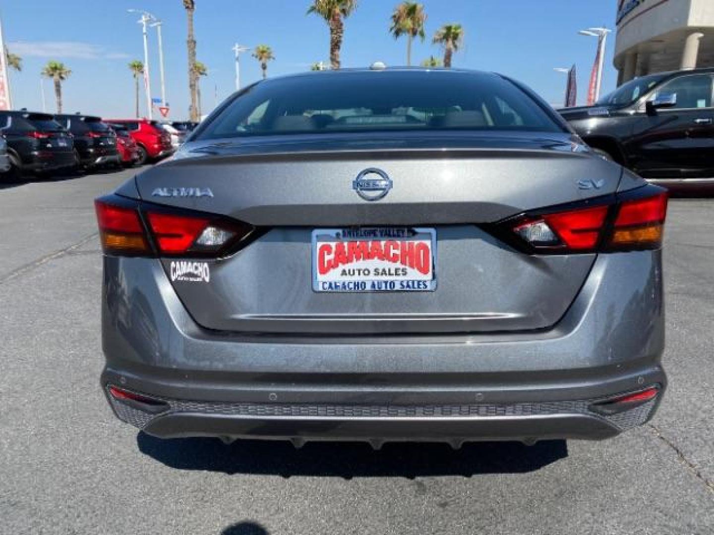 2022 GRAY Nissan Altima (1N4BL4DV3NN) with an 4-Cyl 2.5 Liter engine, Automatic Xtronic CVT transmission, located at 412 Auto Vista Drive, Palmdale, 93551, (661) 945-0620, 34.592636, -118.136681 - Photo#6