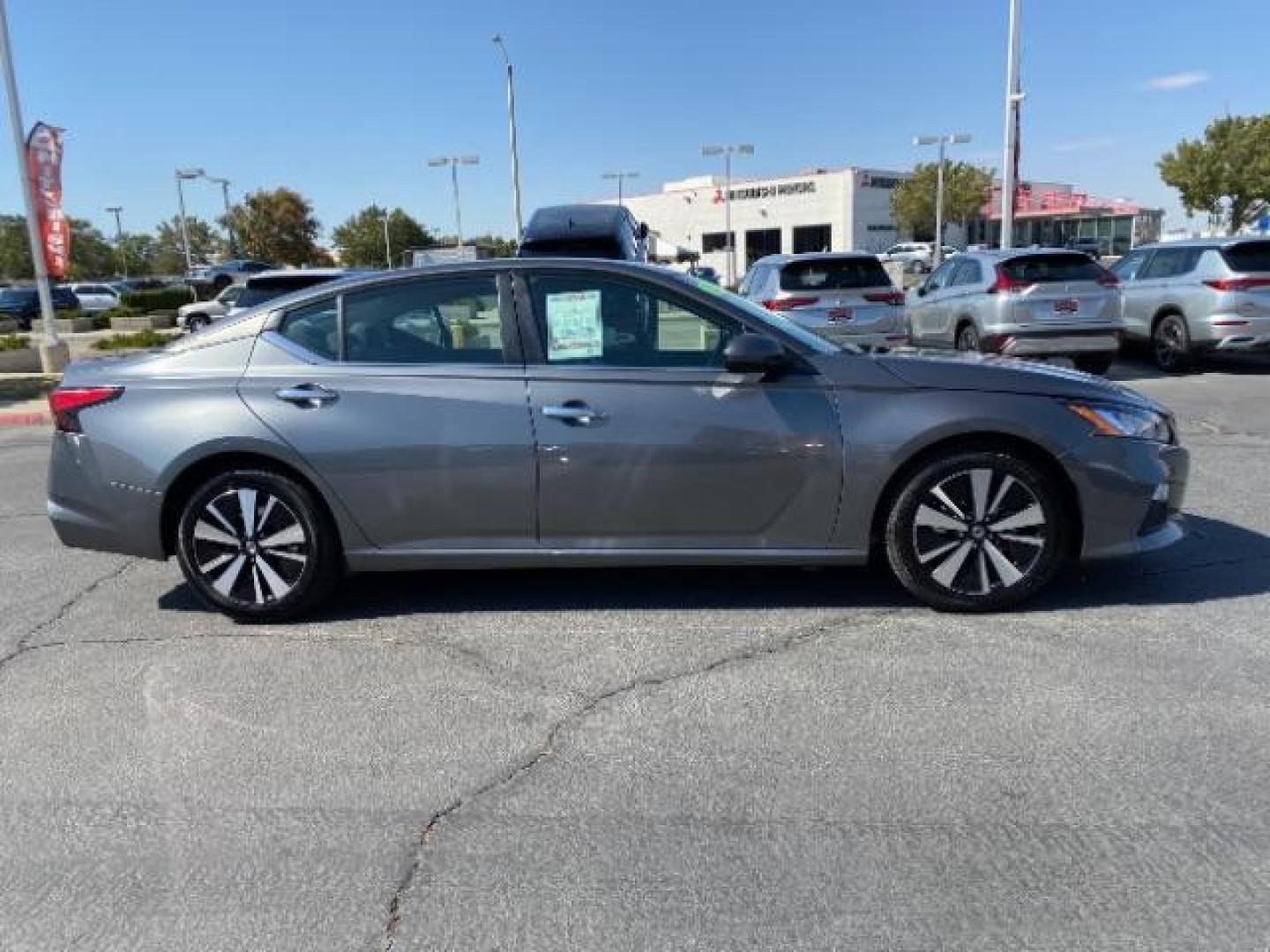 2022 GRAY Nissan Altima (1N4BL4DV3NN) with an 4-Cyl 2.5 Liter engine, Automatic Xtronic CVT transmission, located at 412 Auto Vista Drive, Palmdale, 93551, (661) 945-0620, 34.592636, -118.136681 - Photo#8