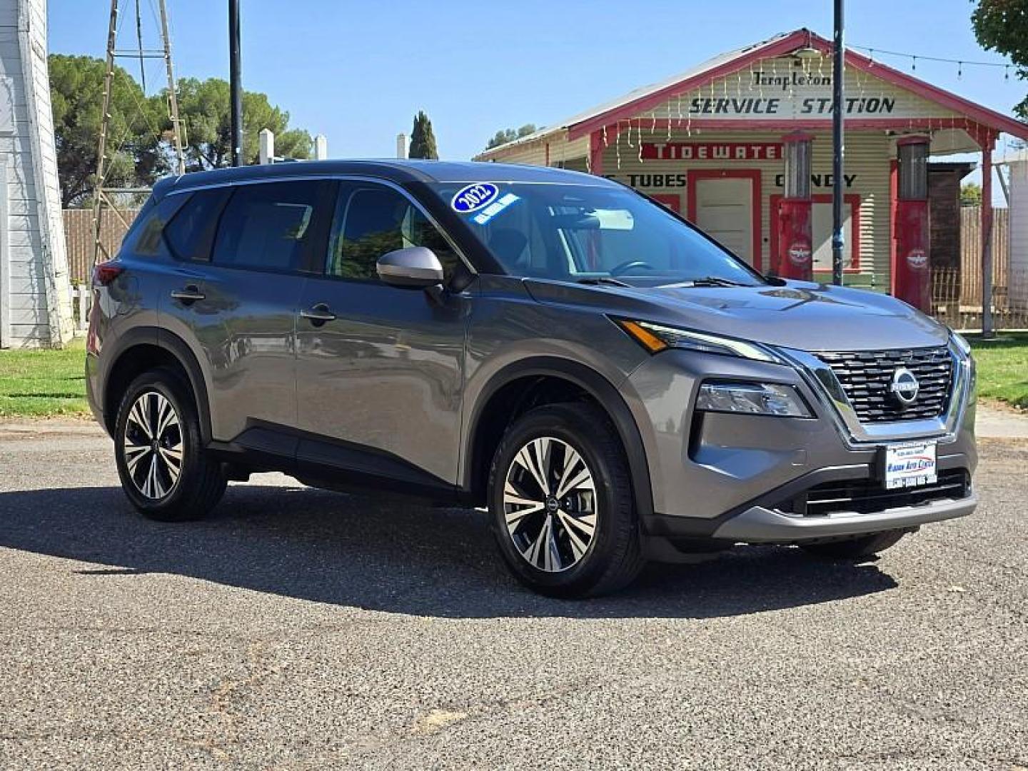 2022 GRAY Nissan Rogue (5N1BT3BBXNC) with an 3-Cyl Turbo 1.5 Liter engine, Automatic CVT w/Xtronic transmission, located at 246 E Walker St., Orland, 95963, (530) 865-5800, 39.747589, -122.178398 - Photo#0