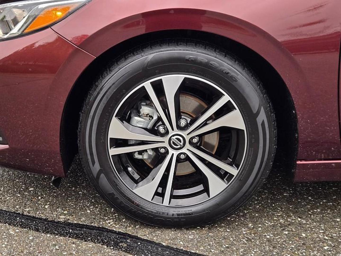 2022 RED Nissan Sentra (3N1AB8CV1NY) with an 4-Cyl 2.0 Liter engine, Automatic CVT w/Xtronic transmission, located at 246 E Walker St., Orland, 95963, (530) 865-5800, 39.747589, -122.178398 - Photo#26