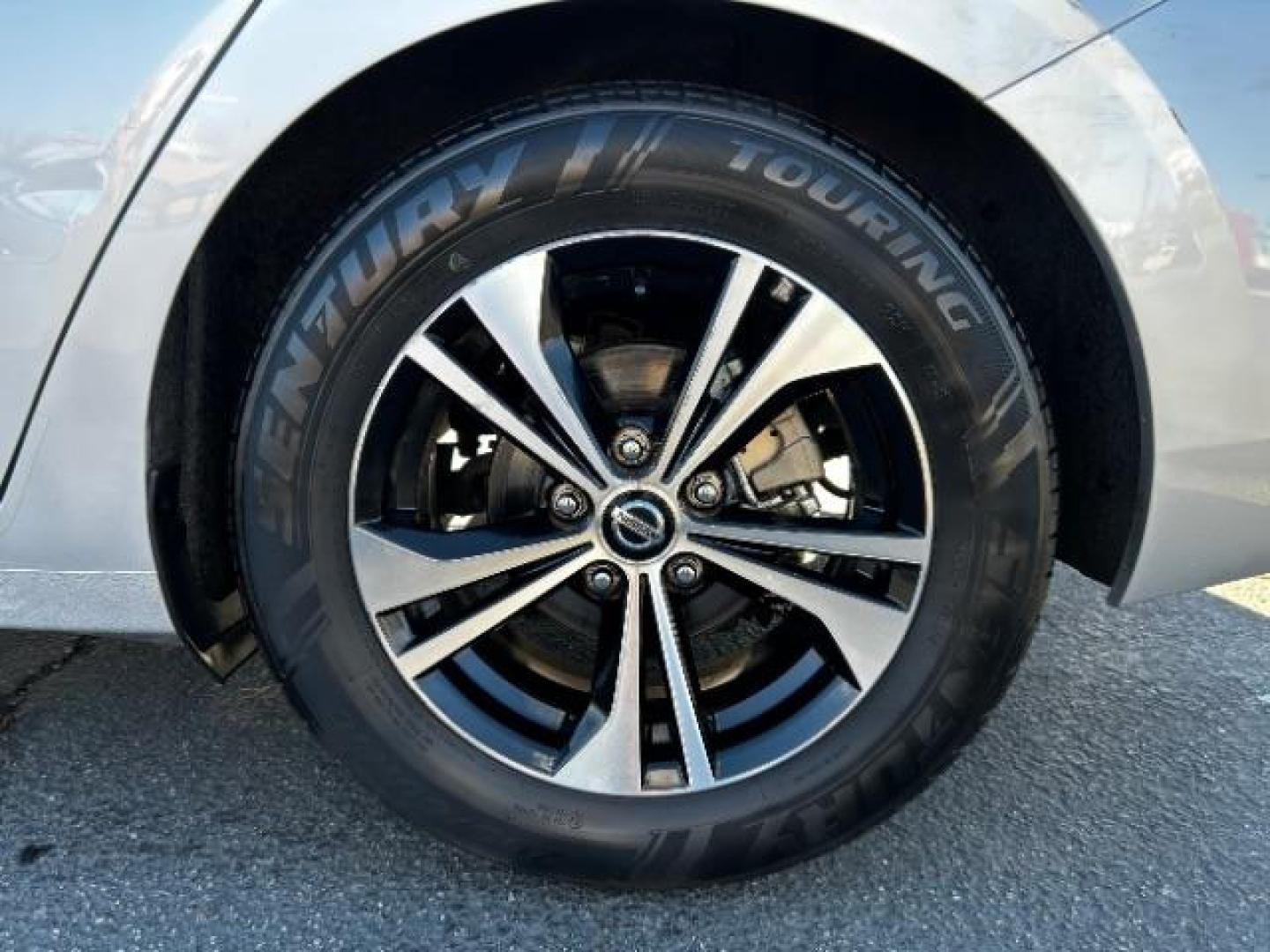 2022 SILVER Nissan Sentra (3N1AB8CV1NY) with an 4-Cyl 2.0 Liter engine, Automatic CVT w/Xtronic transmission, located at 412 Auto Vista Drive, Palmdale, 93551, (661) 945-0620, 34.592636, -118.136681 - Photo#14