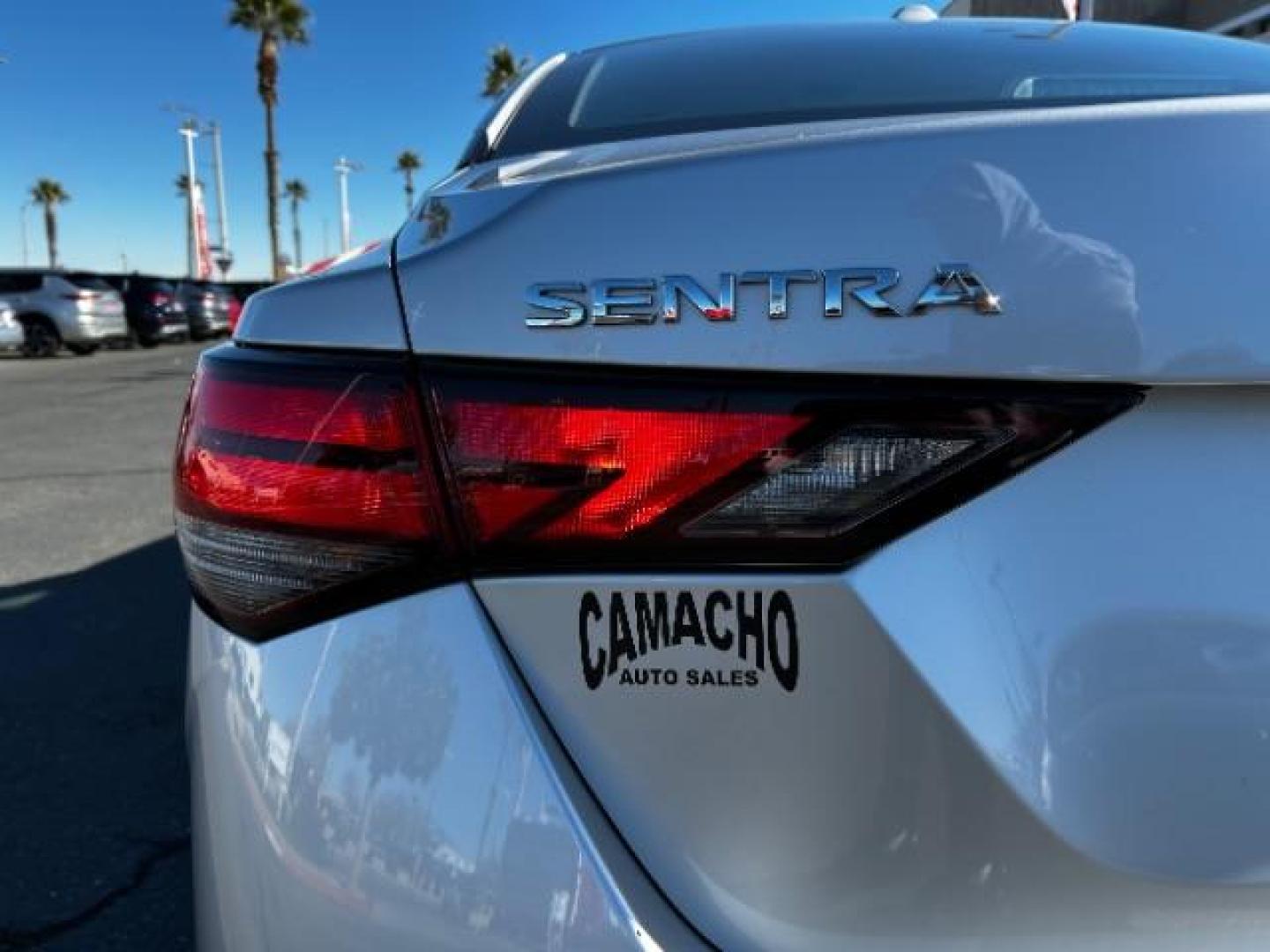 2022 SILVER Nissan Sentra (3N1AB8CV1NY) with an 4-Cyl 2.0 Liter engine, Automatic CVT w/Xtronic transmission, located at 412 Auto Vista Drive, Palmdale, 93551, (661) 945-0620, 34.592636, -118.136681 - Photo#16