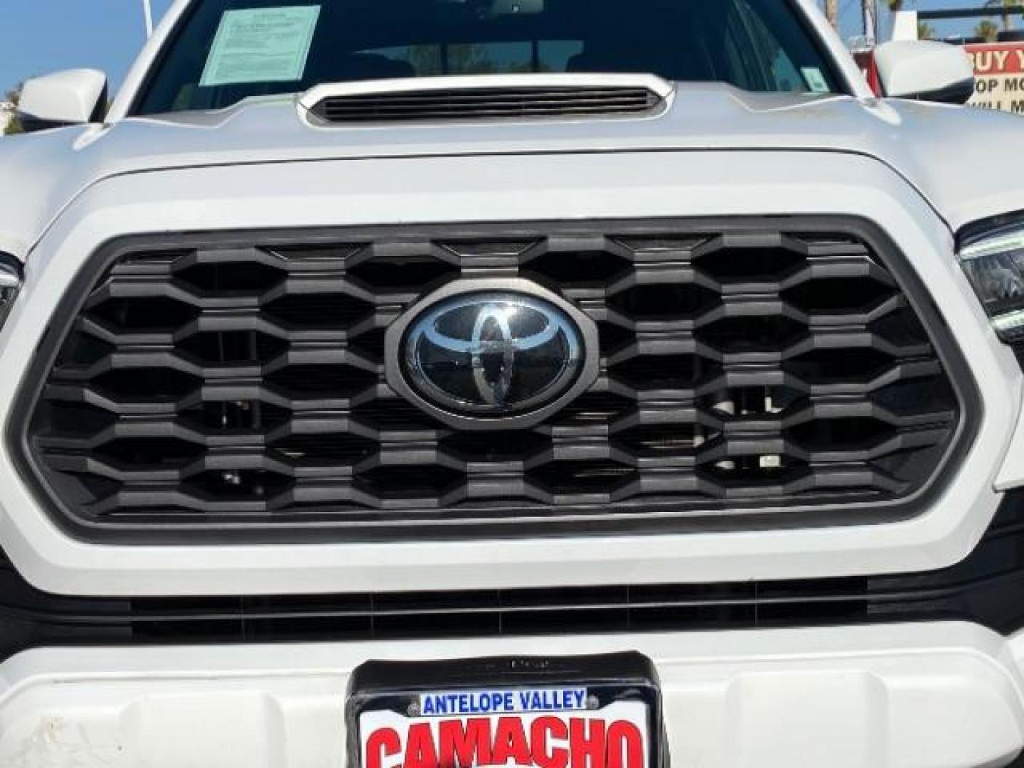 2022 WHITE Toyota Tacoma 2WD (3TMAZ5CN4NM) with an V6 3.5 Liter engine, Automatic 6-Spd transmission, located at 412 Auto Vista Drive, Palmdale, 93551, (661) 945-0620, 34.592636, -118.136681 - Photo#8