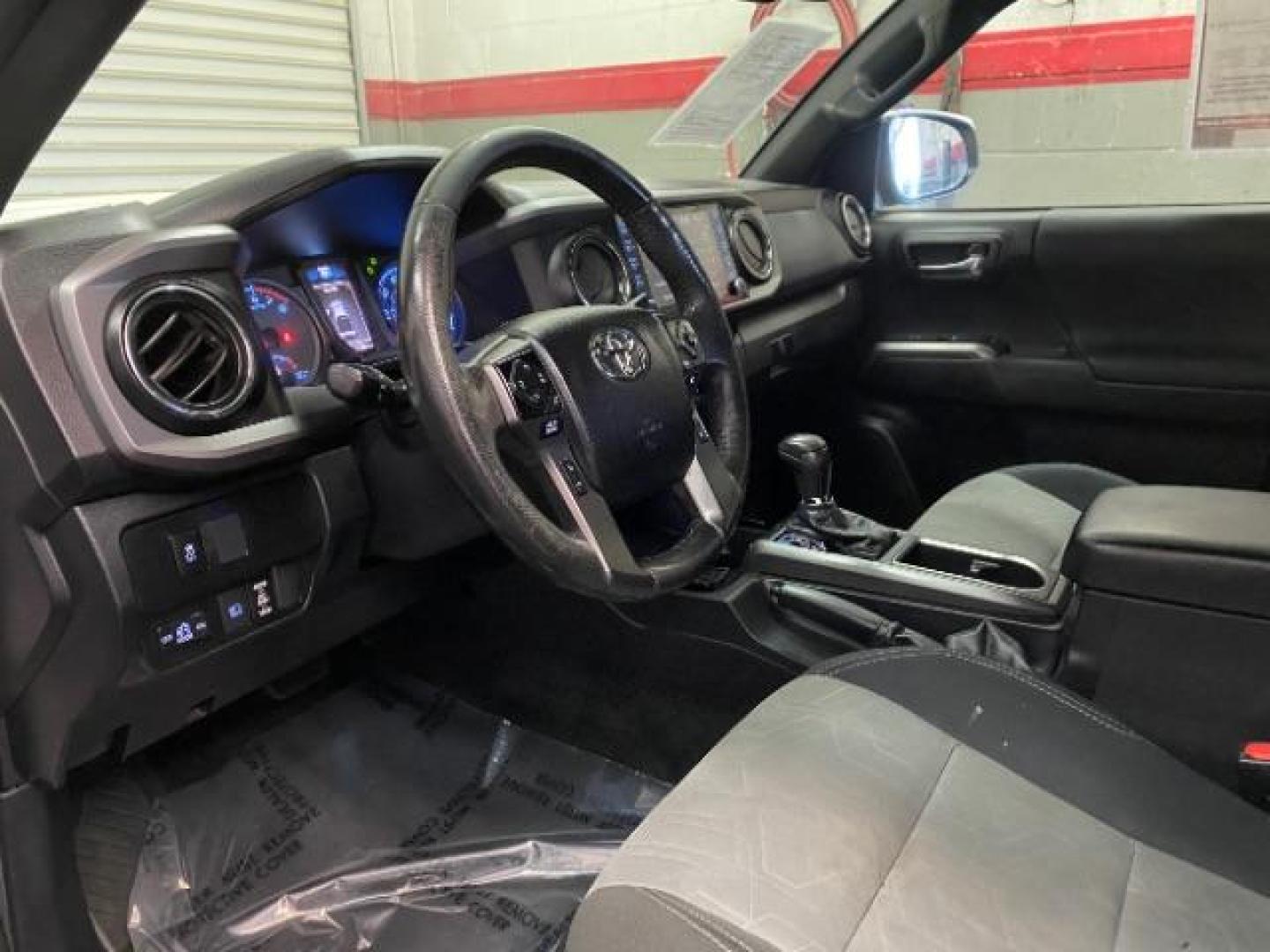 2022 WHITE Toyota Tacoma 2WD (3TMAZ5CN4NM) with an V6 3.5 Liter engine, Automatic 6-Spd transmission, located at 412 Auto Vista Drive, Palmdale, 93551, (661) 945-0620, 34.592636, -118.136681 - Photo#18