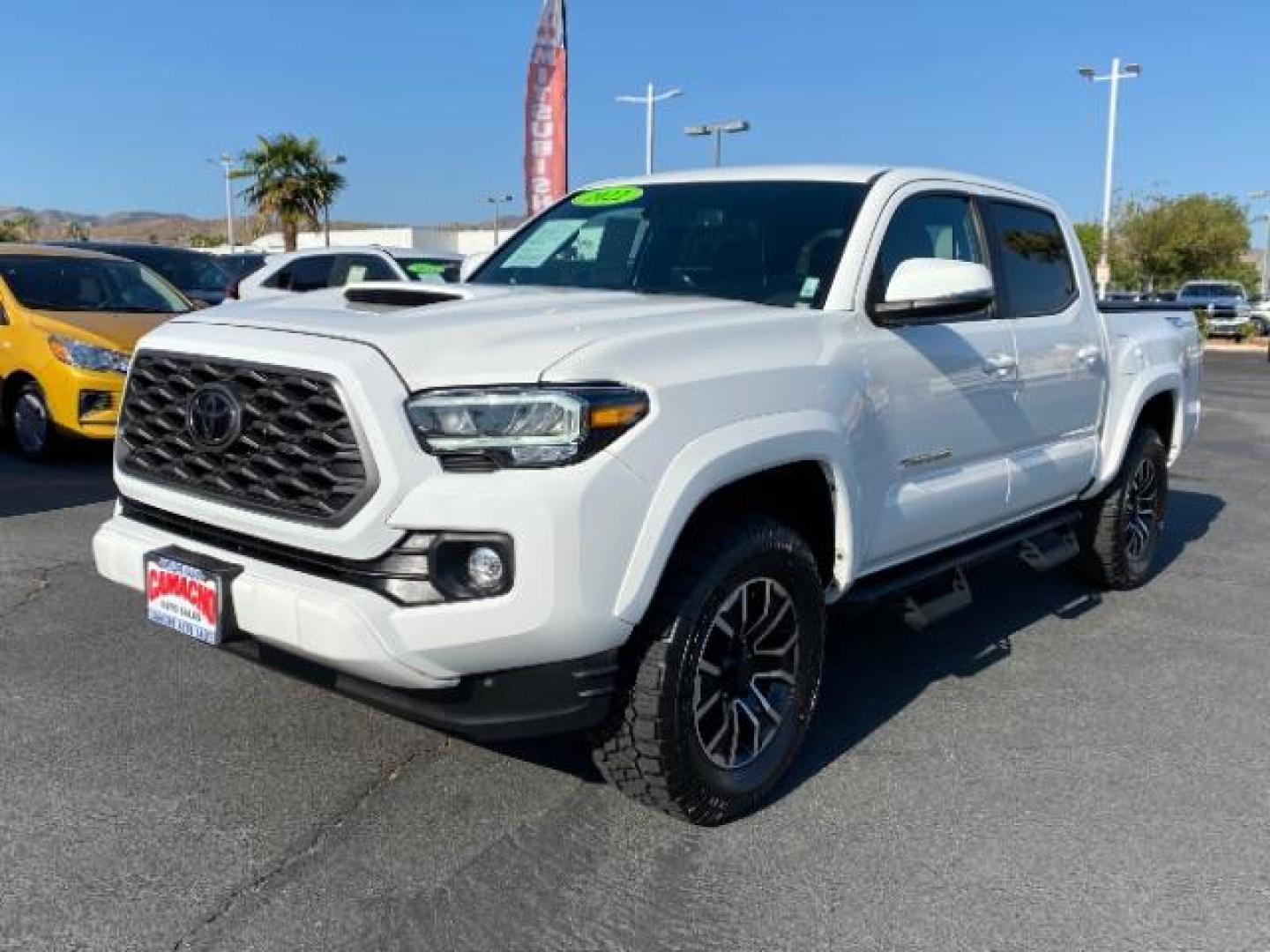 2022 WHITE Toyota Tacoma 2WD (3TMAZ5CN4NM) with an V6 3.5 Liter engine, Automatic 6-Spd transmission, located at 412 Auto Vista Drive, Palmdale, 93551, (661) 945-0620, 34.592636, -118.136681 - Photo#2