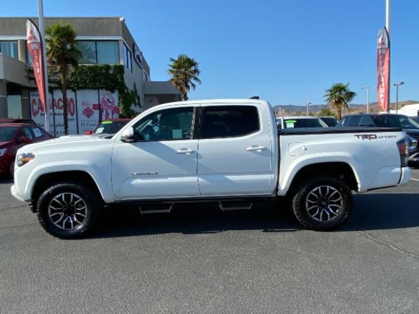 2022 WHITE Toyota Tacoma 2WD (3TMAZ5CN4NM) with an V6 3.5 Liter engine, Automatic 6-Spd transmission, located at 412 Auto Vista Drive, Palmdale, 93551, (661) 945-0620, 34.592636, -118.136681 - Photo#3