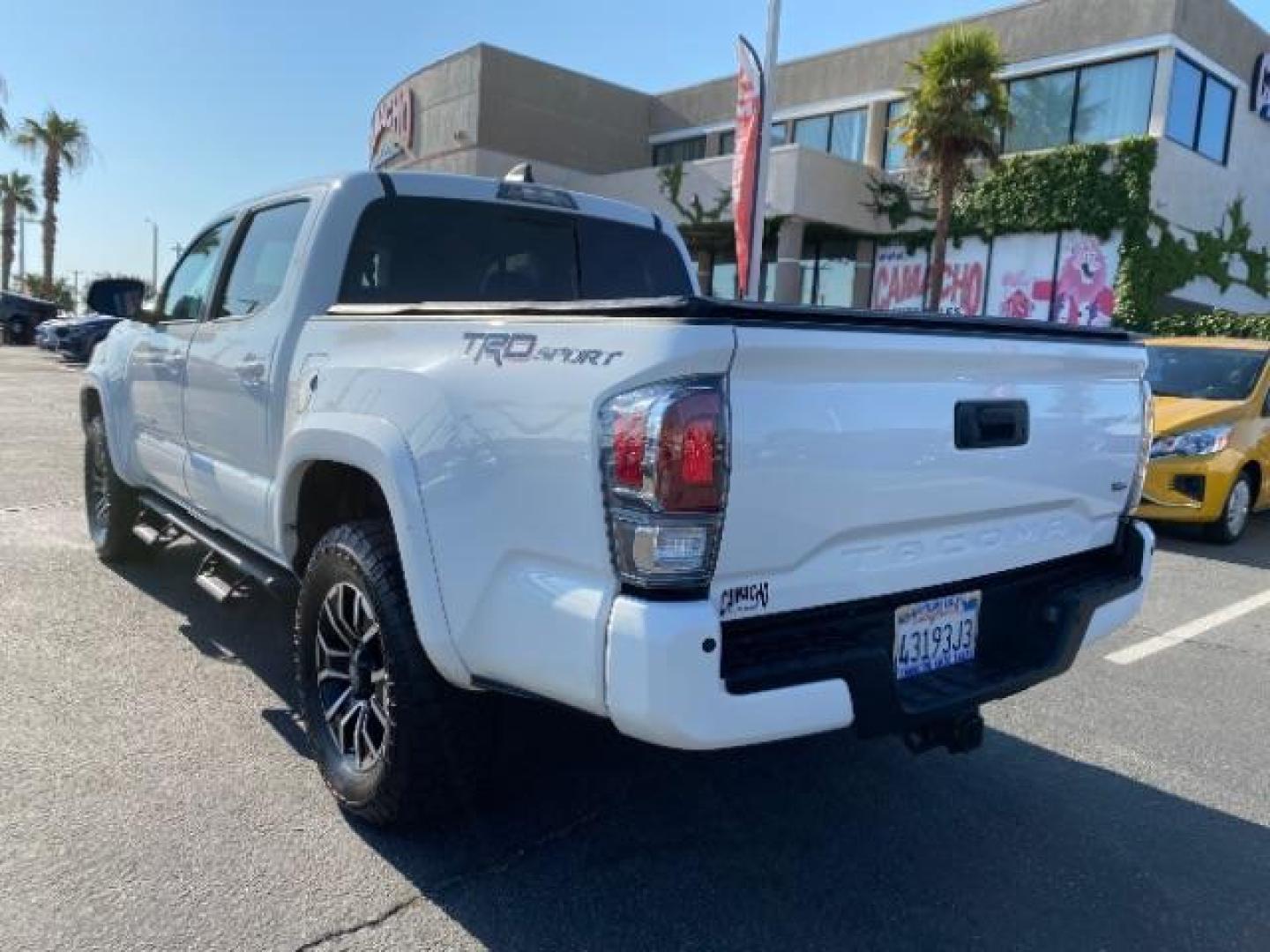 2022 WHITE Toyota Tacoma 2WD (3TMAZ5CN4NM) with an V6 3.5 Liter engine, Automatic 6-Spd transmission, located at 412 Auto Vista Drive, Palmdale, 93551, (661) 945-0620, 34.592636, -118.136681 - Photo#4